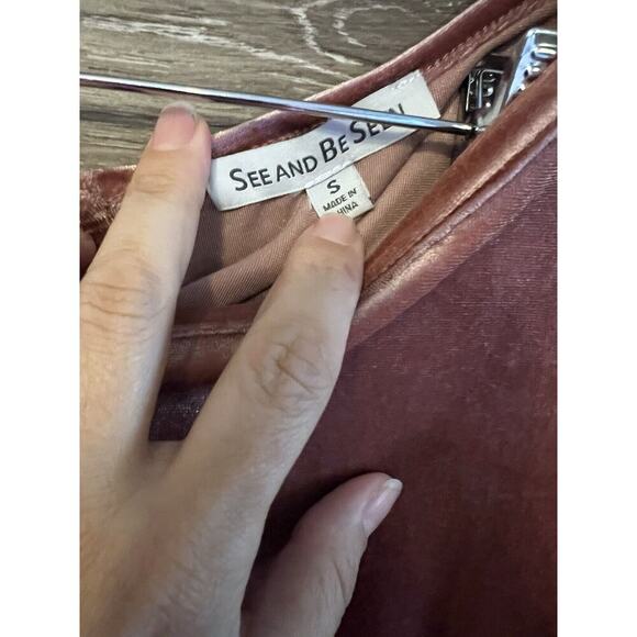 See And Be Seen Pink Shirt Velour Shimmer Flare Sleeves Tie On Back Holidays Sm - Picture 3 of 11